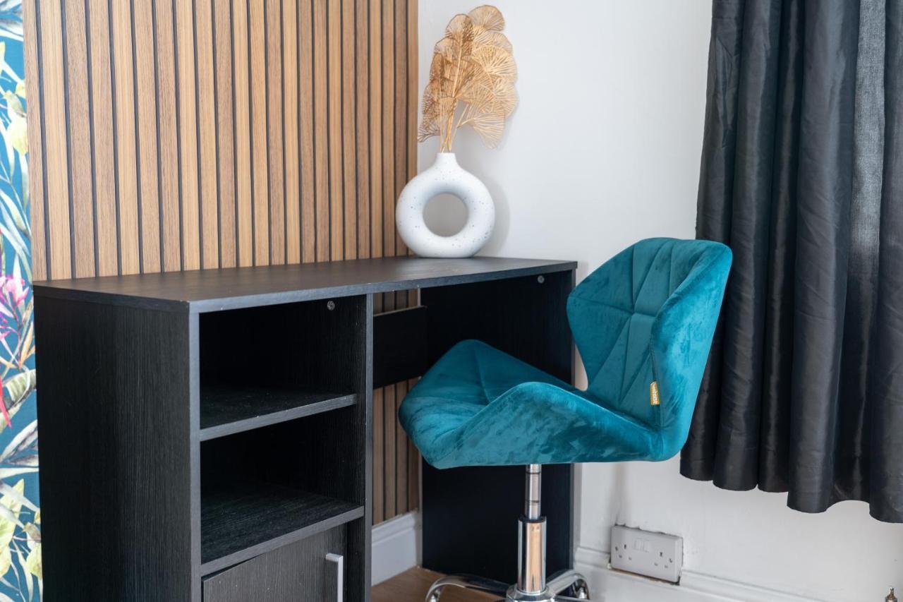 Exclusive Deals L Last-Minute Reserve L Townhouse With Sleeps 6 L Braunstone Town , Leicester L By Zen Nights Short Lets & Serviced Accommodations Kültér fotó