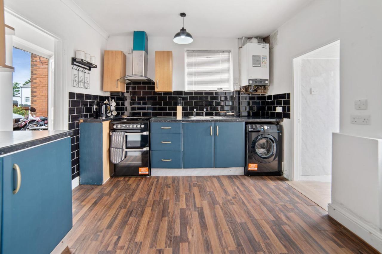 Exclusive Deals L Last-Minute Reserve L Townhouse With Sleeps 6 L Braunstone Town , Leicester L By Zen Nights Short Lets & Serviced Accommodations Kültér fotó