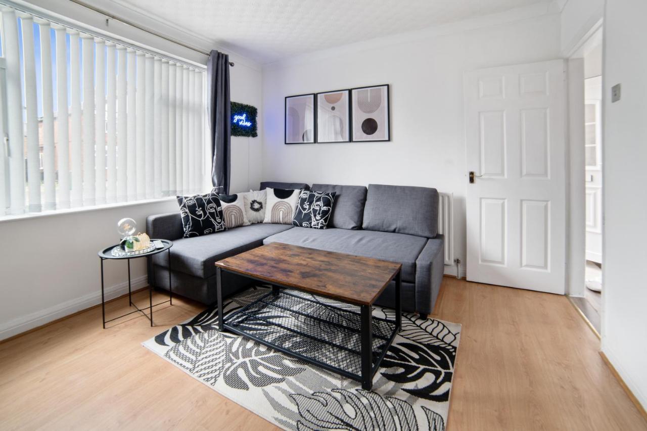 Exclusive Deals L Last-Minute Reserve L Townhouse With Sleeps 6 L Braunstone Town , Leicester L By Zen Nights Short Lets & Serviced Accommodations Kültér fotó